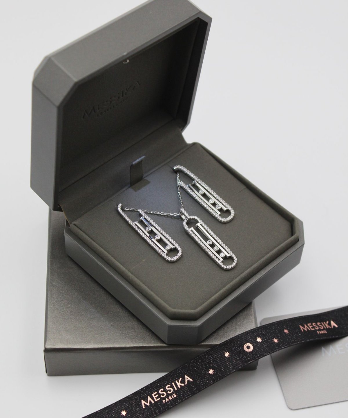 Accessory 212