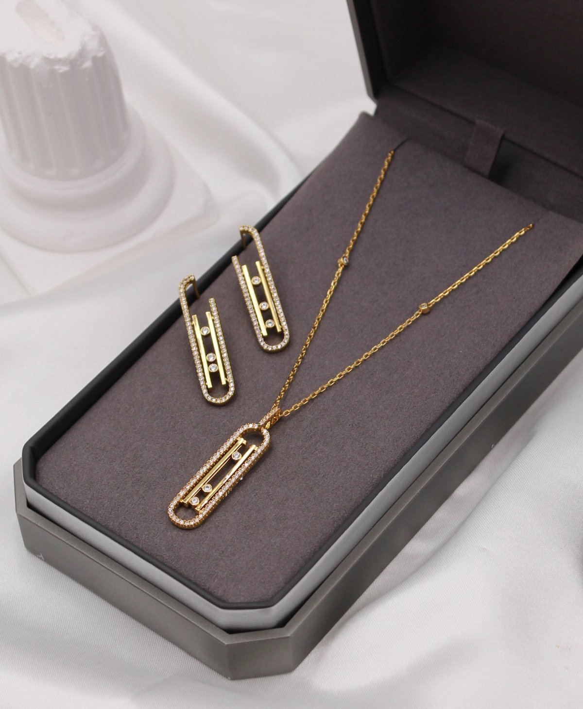 Accessory 214