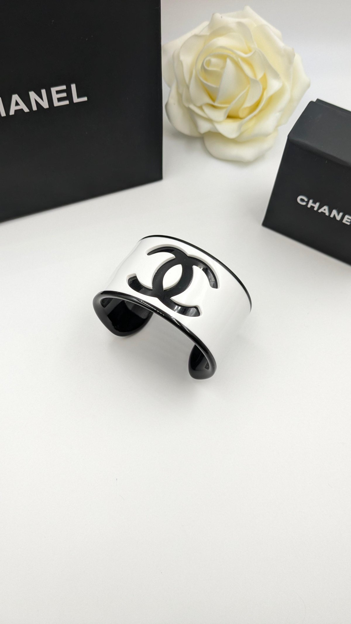 Accessory 263