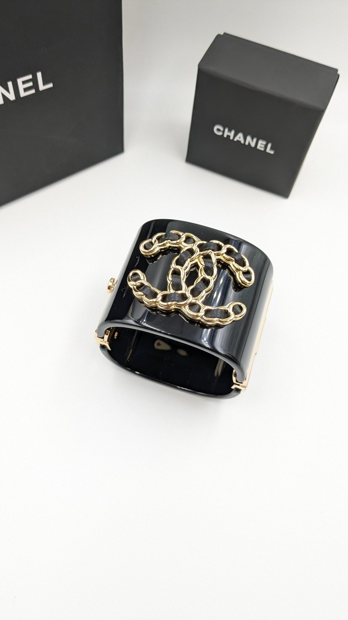 Accessory 264