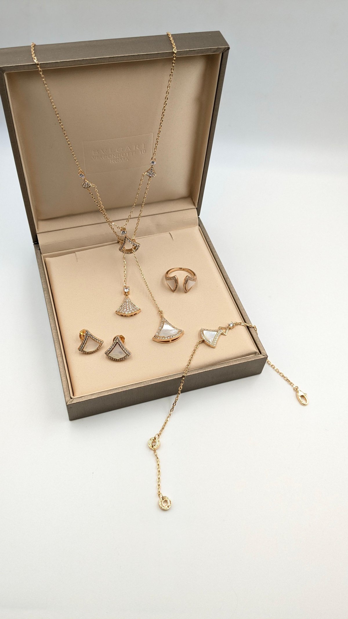 Accessory 275