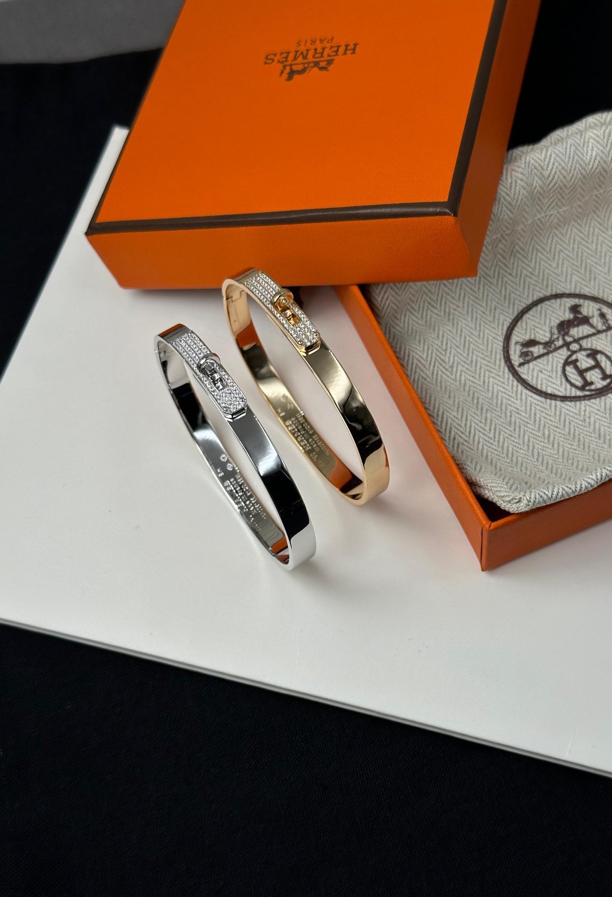 Accessory 284