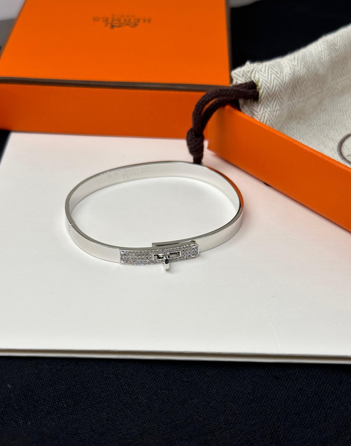 Accessory 285