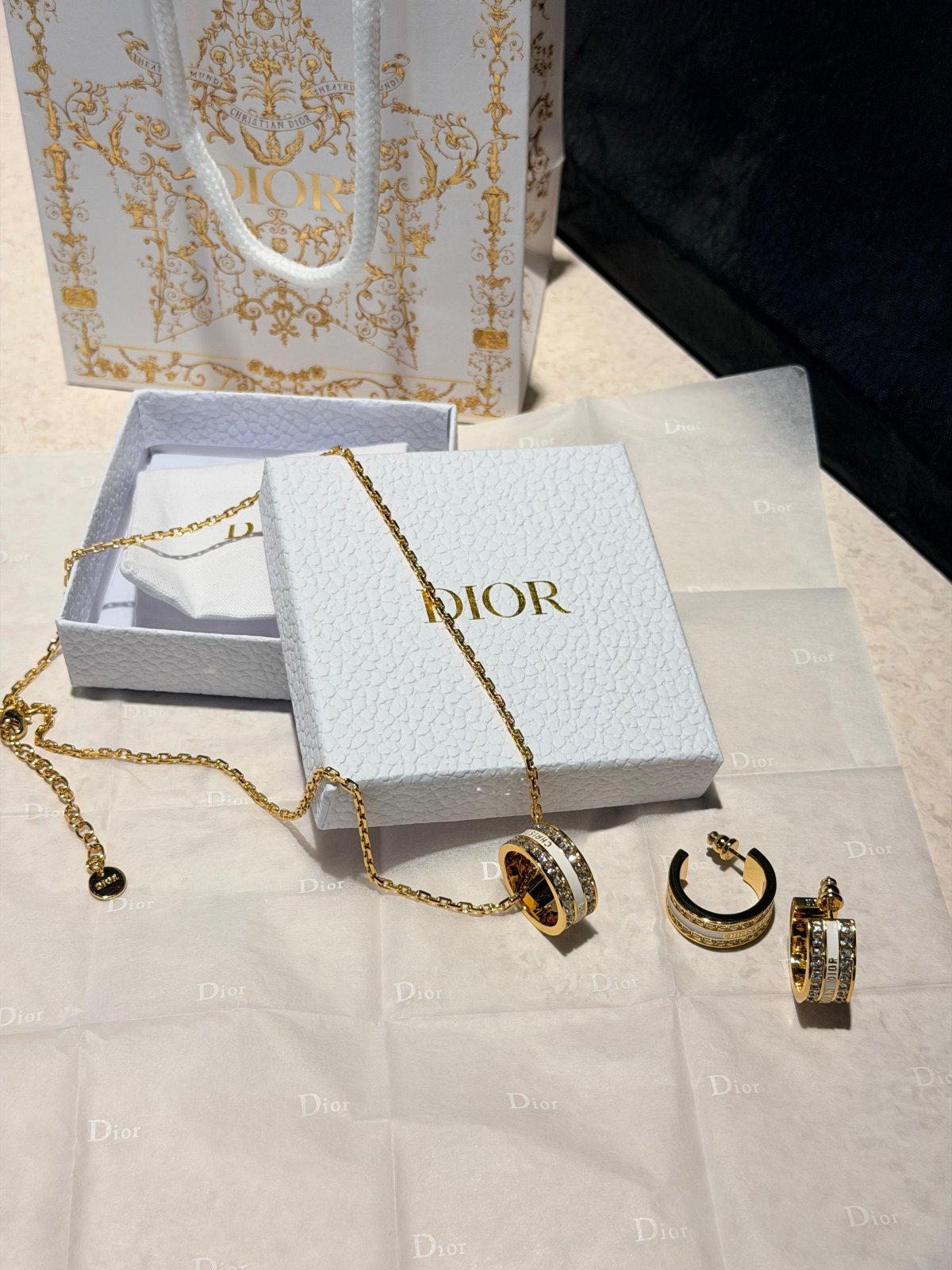 Accessory 322