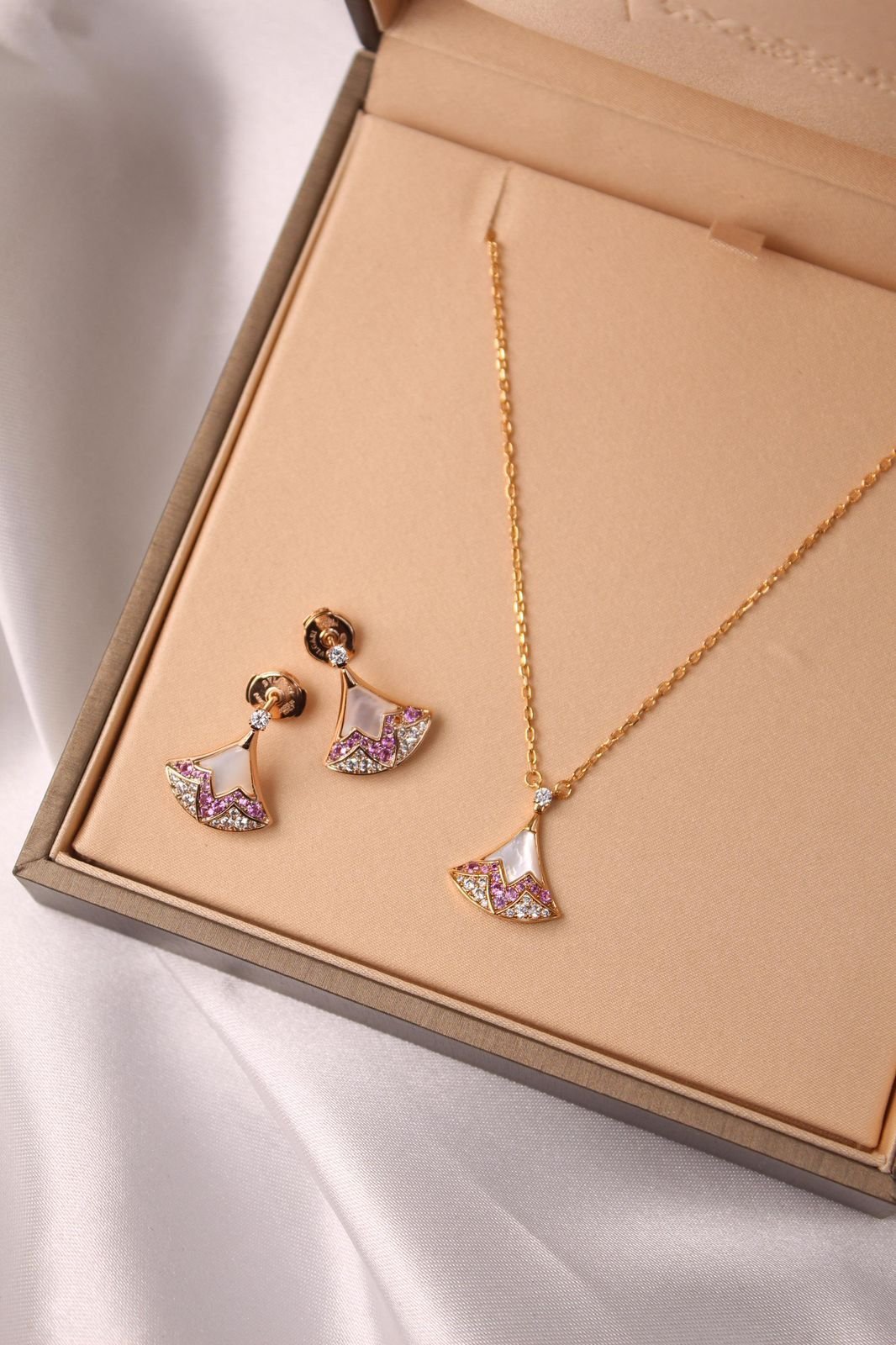 Accessory 379