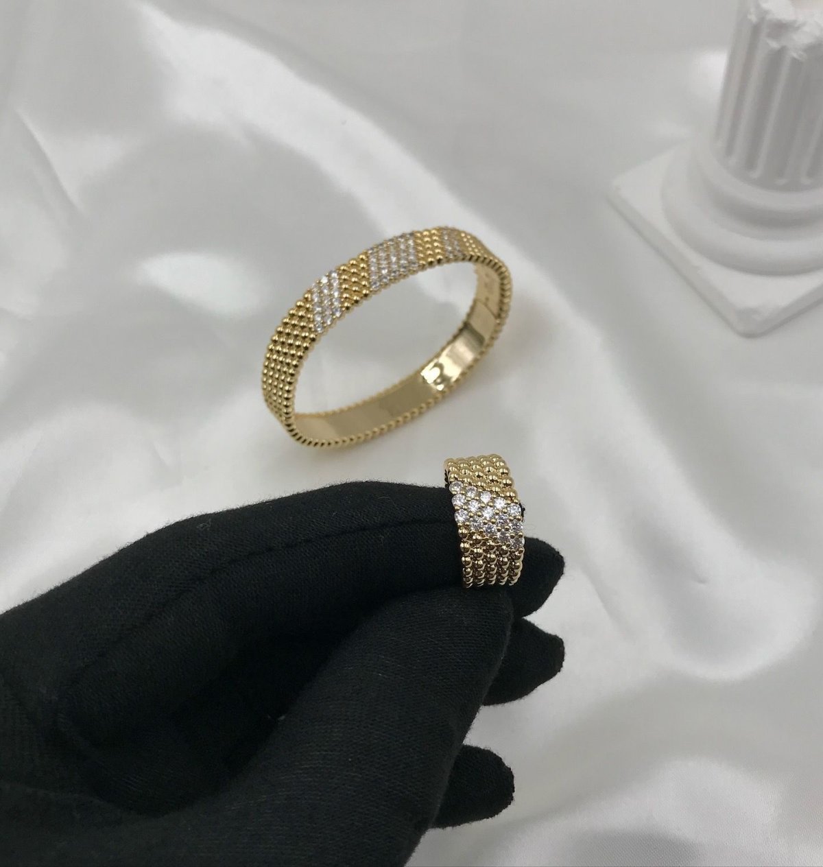 Accessory 403