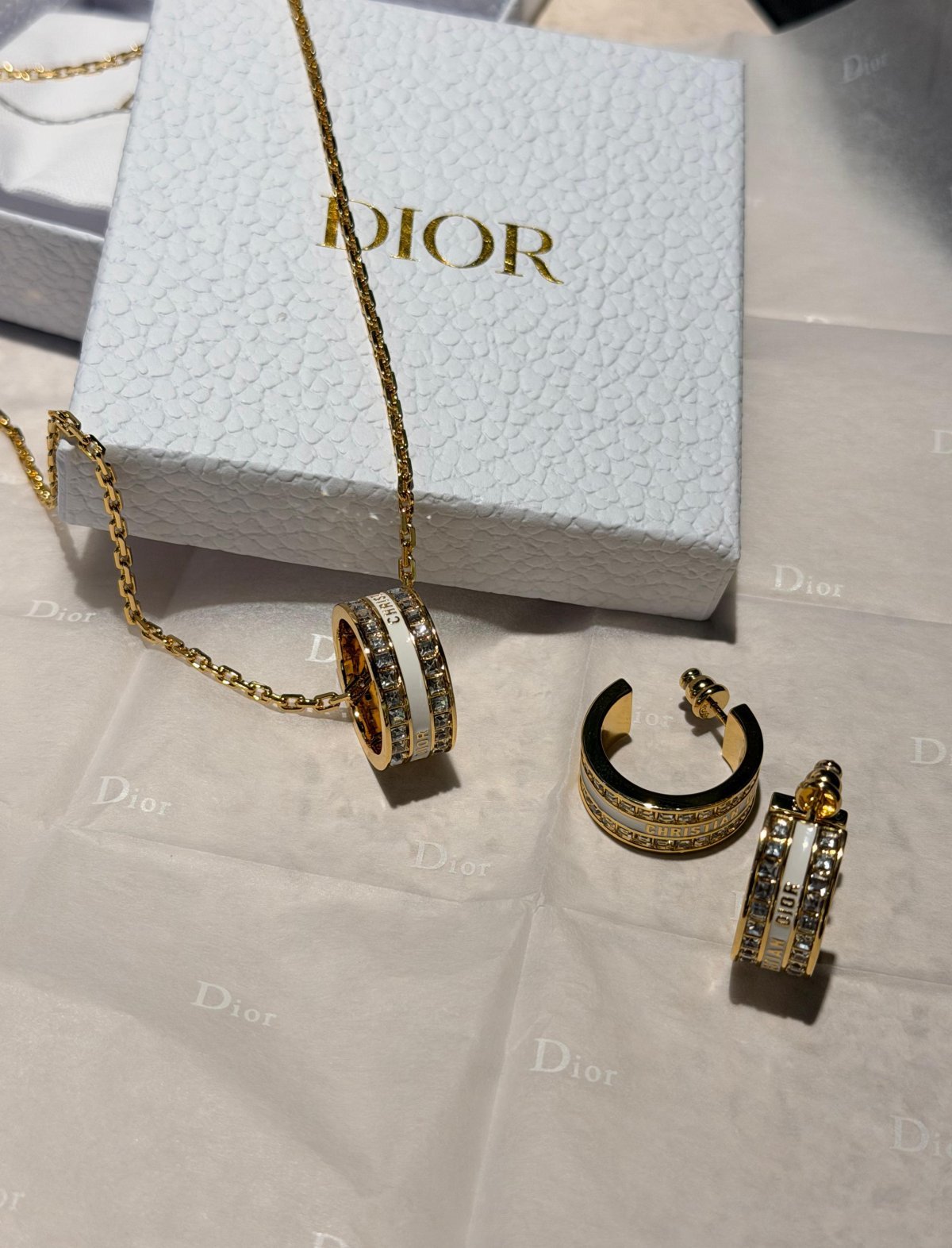 Accessory 411