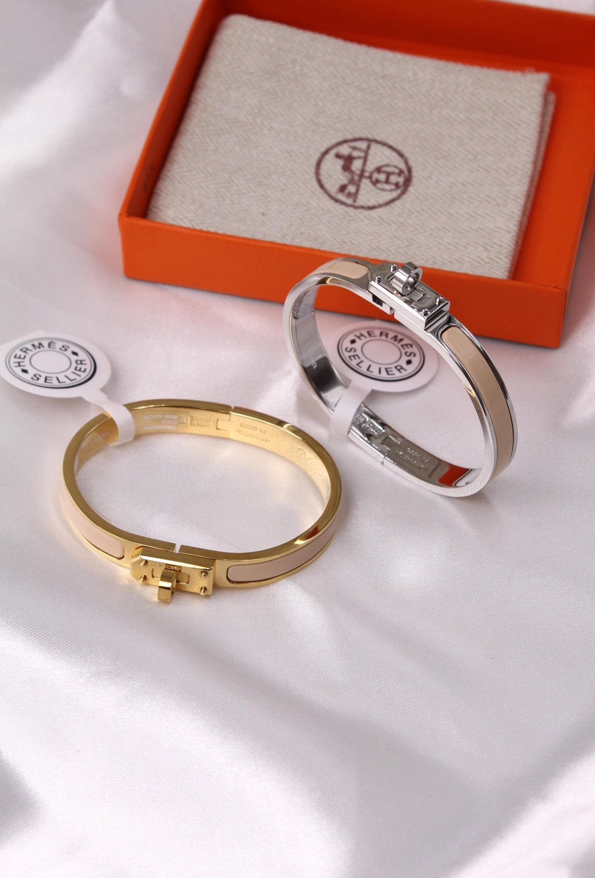 Accessory 477