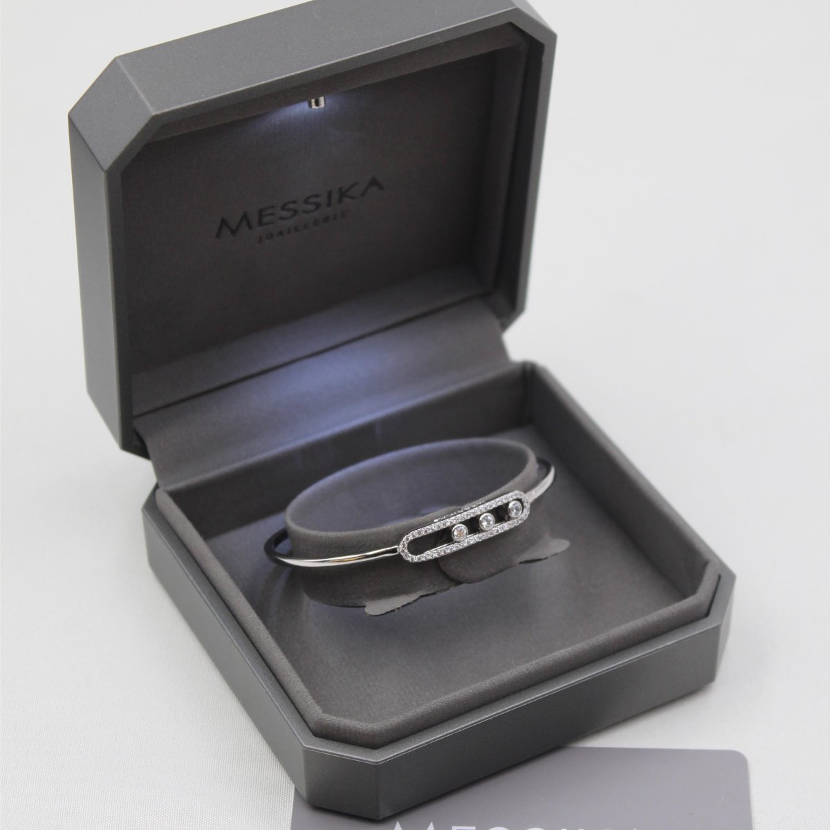 Accessory 512