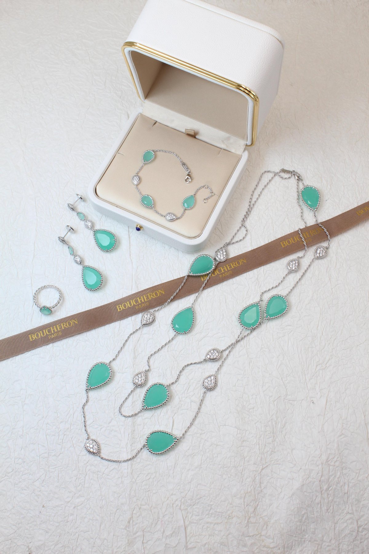 Accessory 528