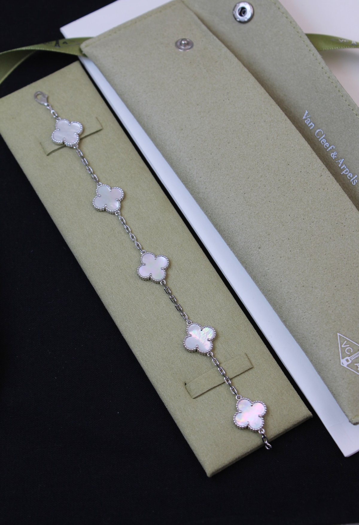 Accessory 537